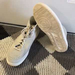 Men’s Tan/White Jordans Sz 12